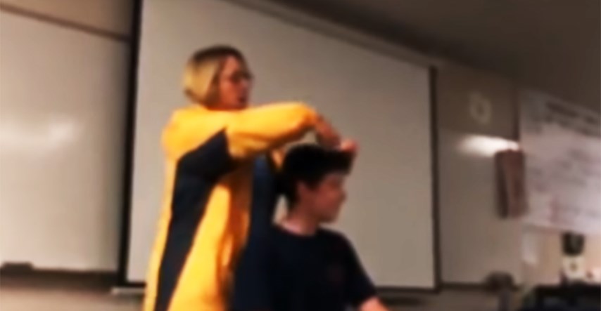 VIDEO Učiteljica u SAD-u rezala učeniku kosu i pjevala himnu. Prijeti joj zatvor